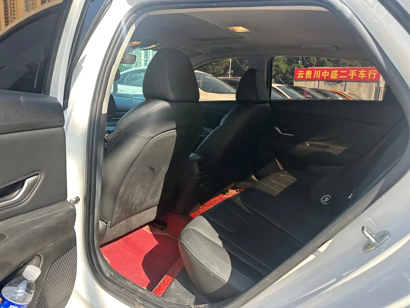 Hyundai Elantra 2021 1.5L CVT LUX Premium Edition фото 5