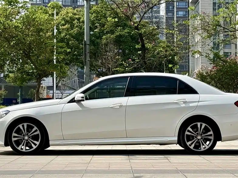 Mercedes-Benz E-Class 2015 E 260 L Sport фото 6