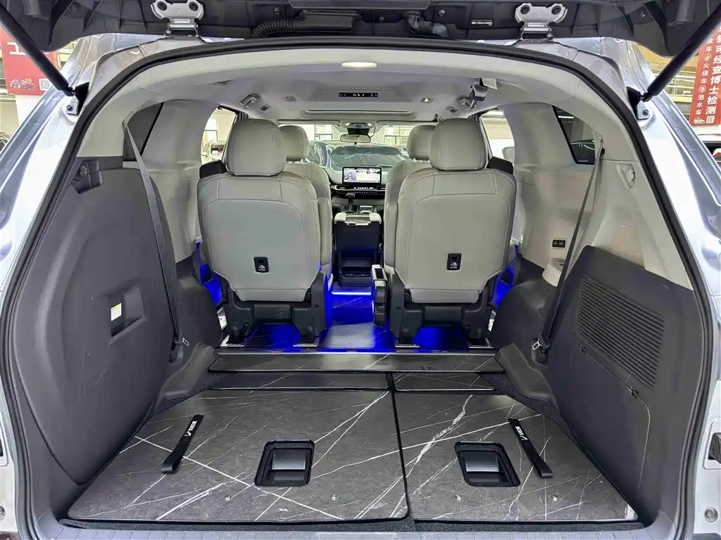 Toyota Sienna 2021 2.5L Hybrid Comfort Edition фото 14