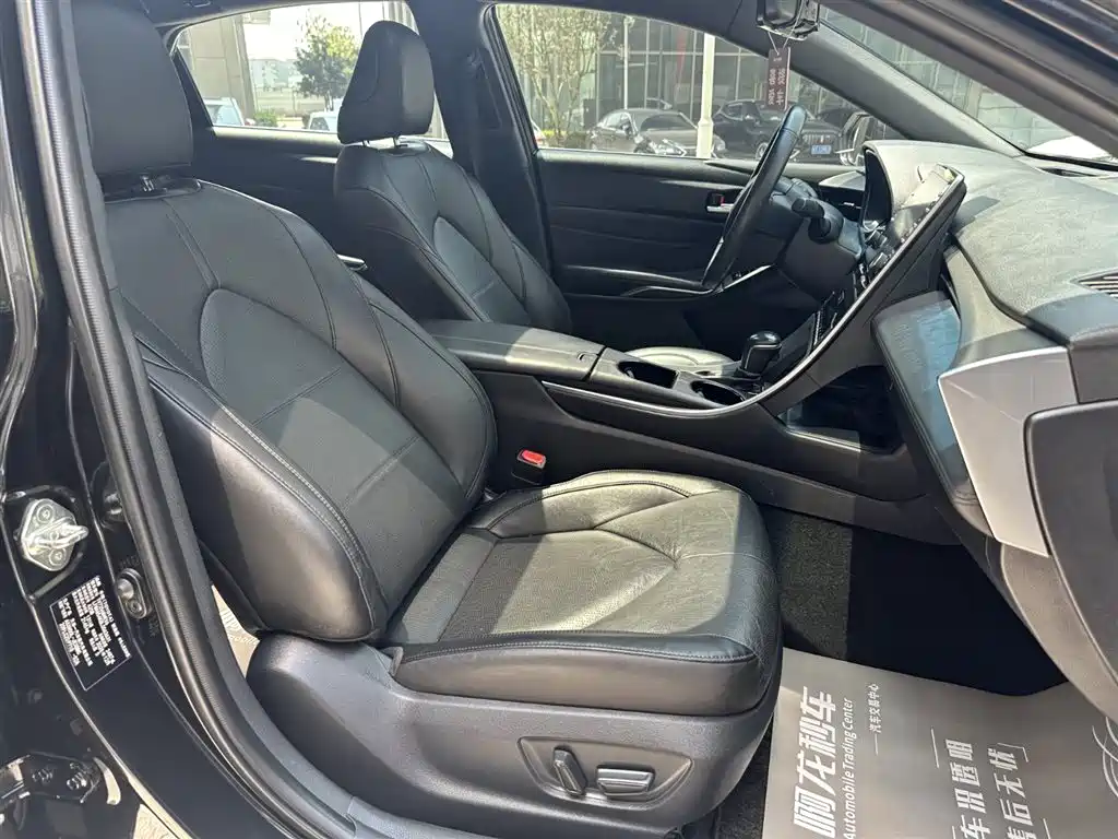 Toyota Avalon 2019 Hybrid 2.5L Luxury Edition China VI фото 13