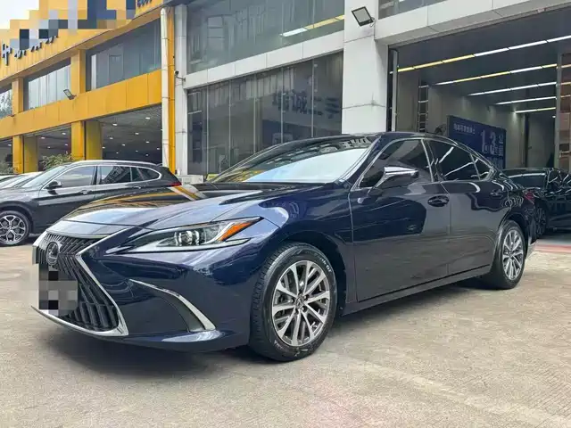 Lexus ES 2021 200 Excellence Edition