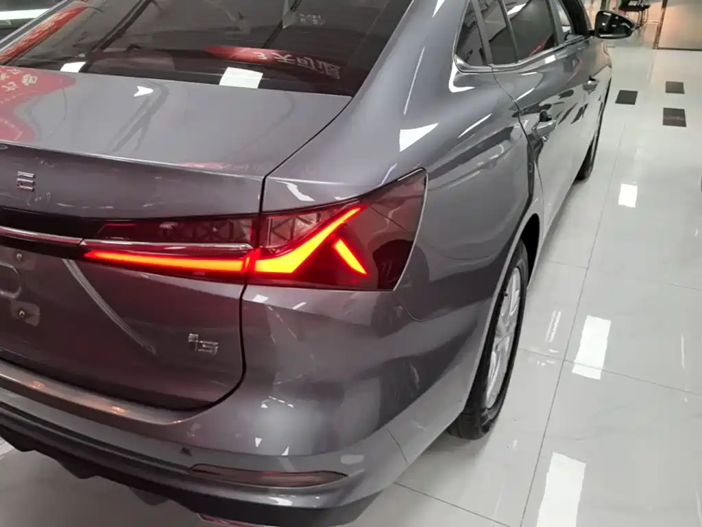 Roewe i5 2025 2023 1.5L CVT Luxury Edition