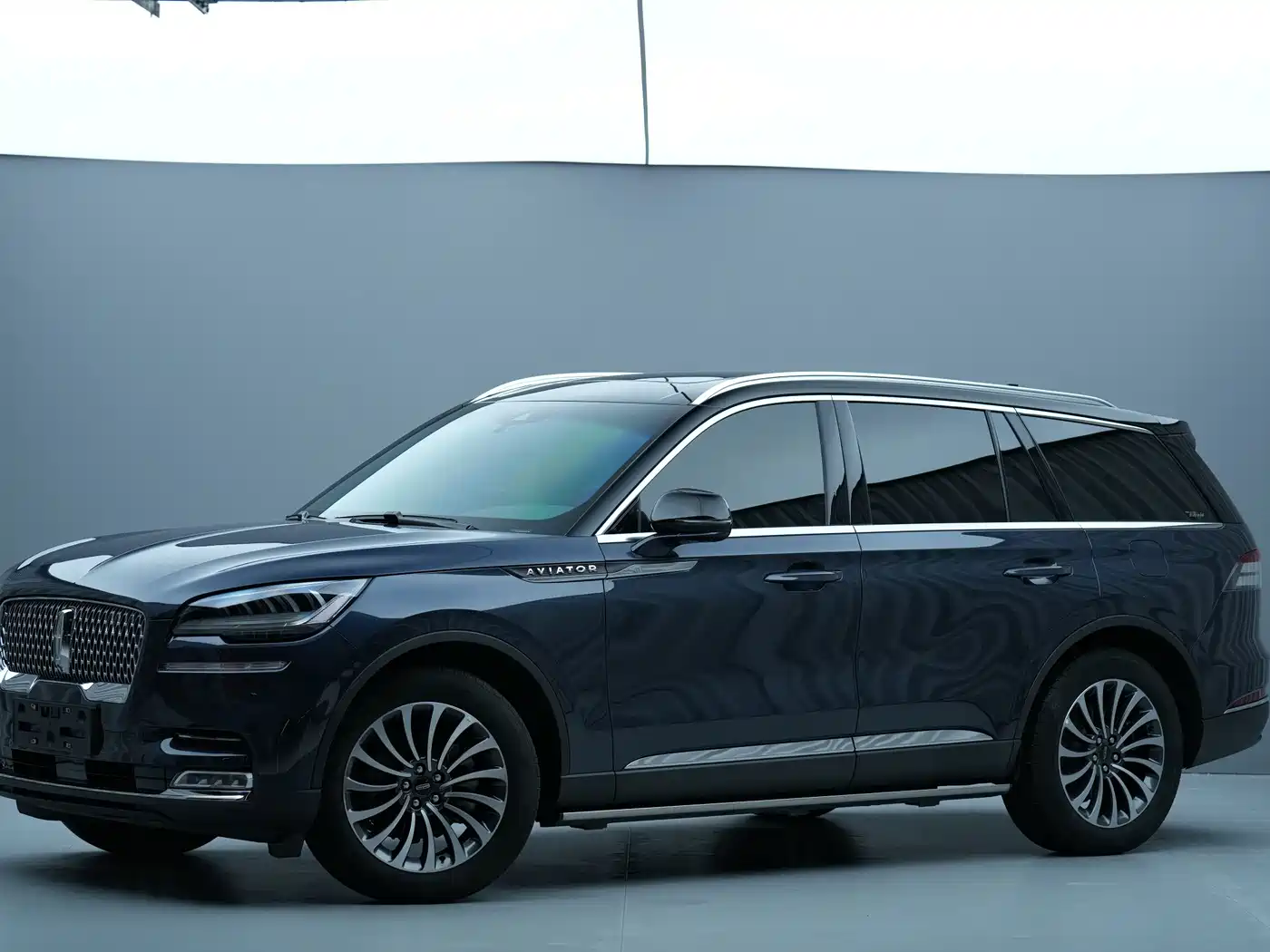 Lincoln Aviator 2023 — пригон из Китая