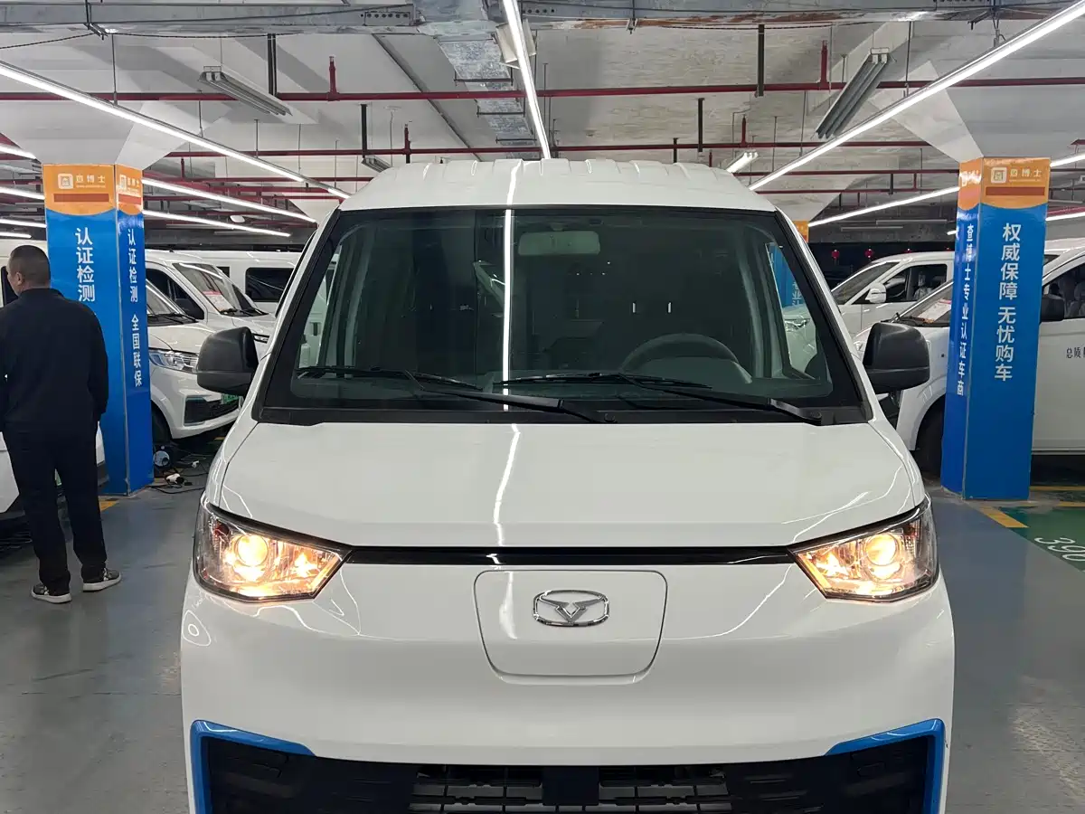 Cowin Kaiyi River Dolphin E7 2025 2025 Model Super Charging Version 62.98kWh
