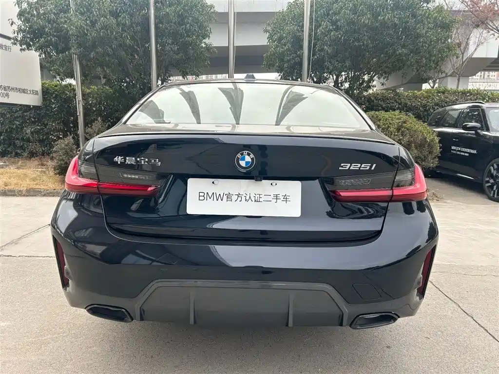BMW 3 Series 2024 325i M Sport Shadowline Package фото 13