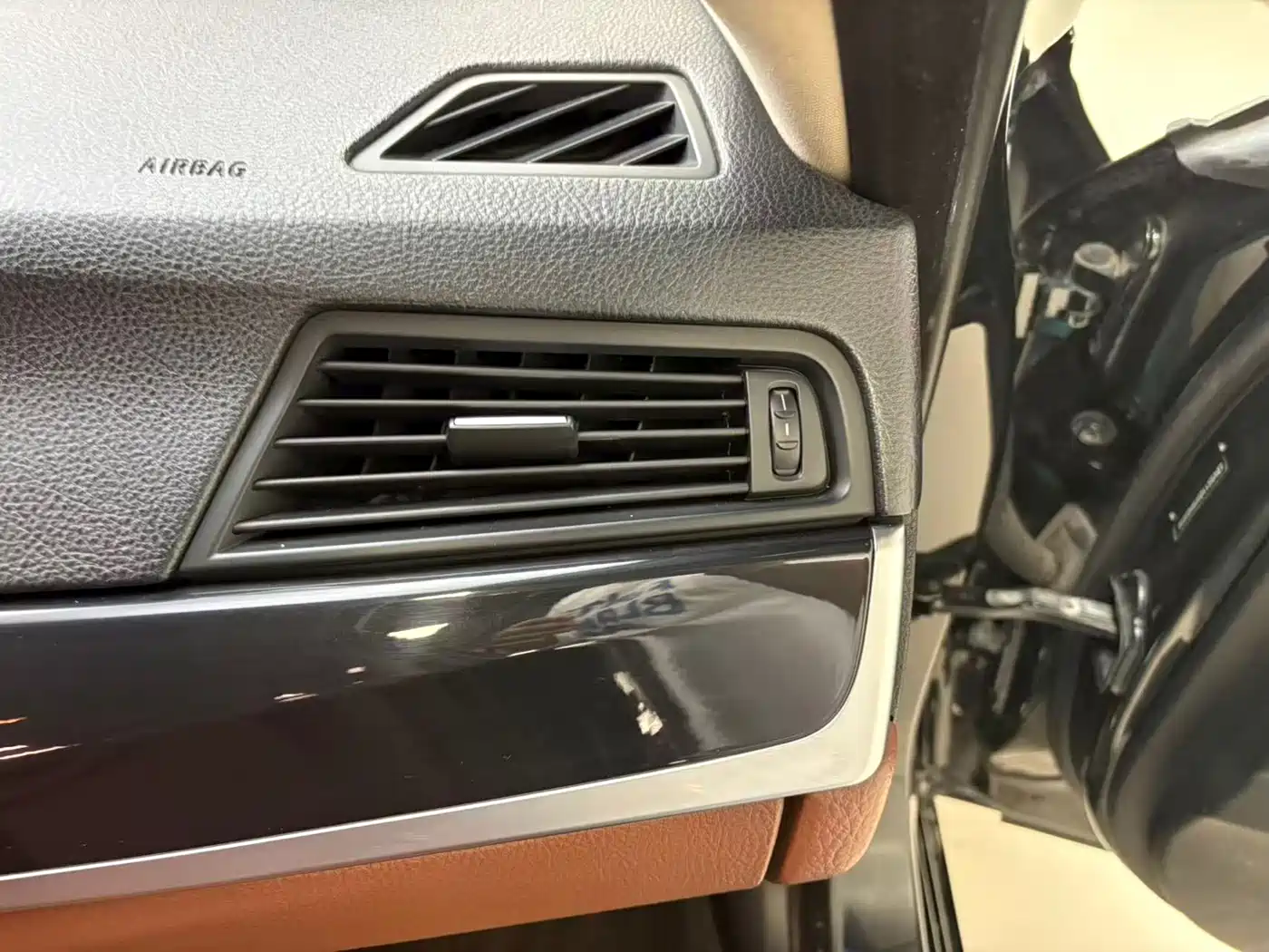 BMW 5 Series 2014 520Li Elegance фото 25
