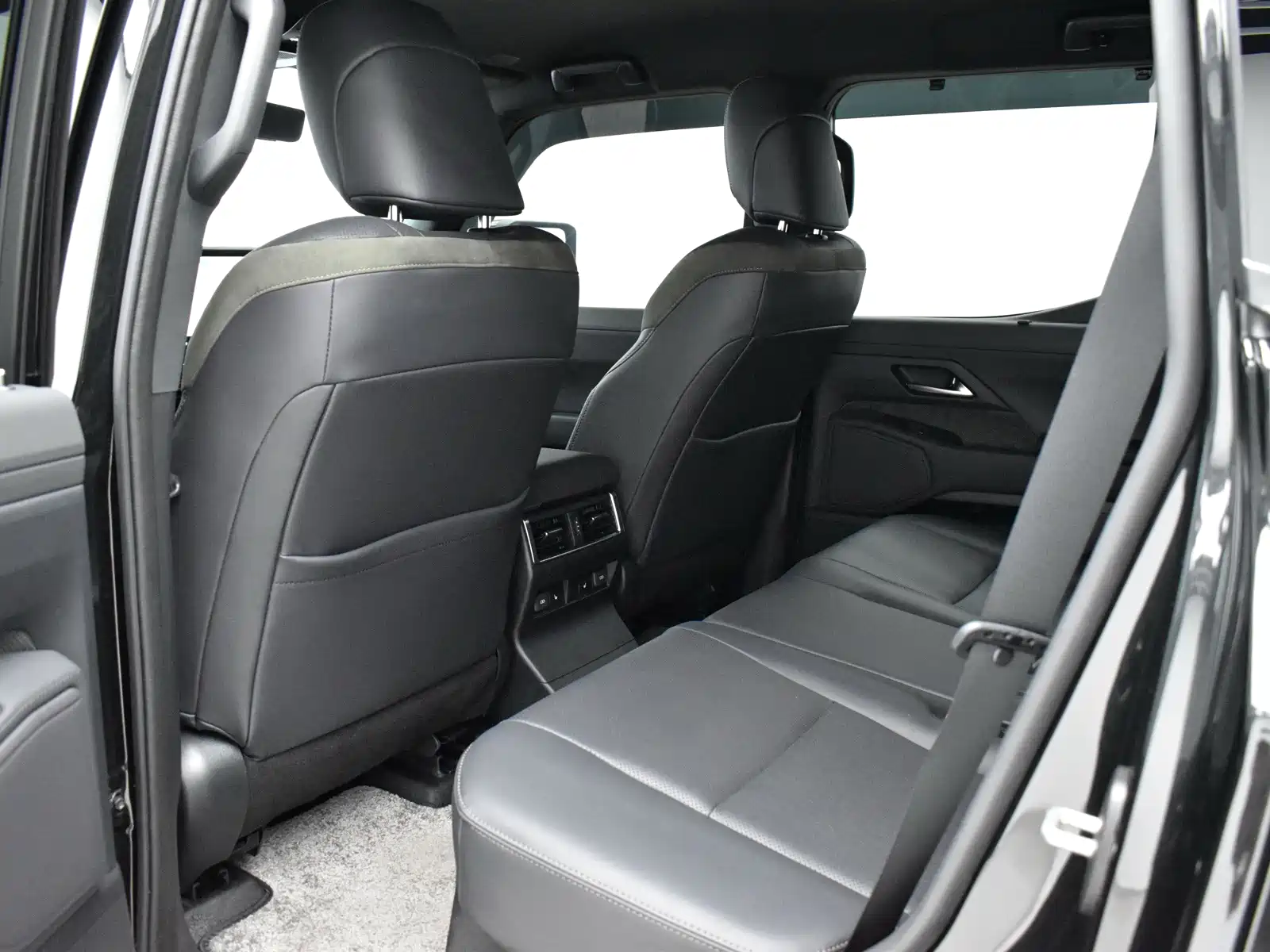 Photo 21 - Lexus GX