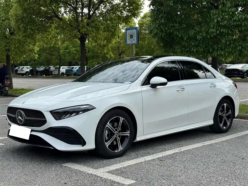 Mercedes-Benz A-Class 2023 A 200 L Fashion фото 7