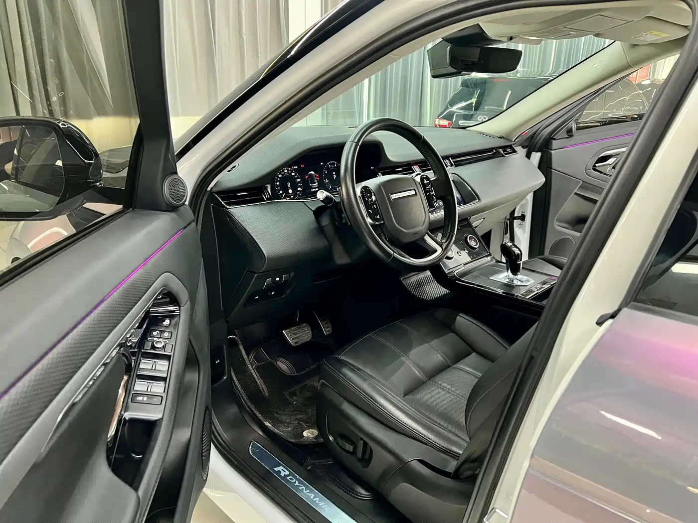 Land Rover Range Rover Evoque 2020 249PS R-DYNAMIC S Sport Edition фото 10