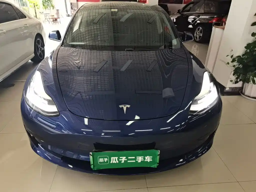 Фото 3 - Tesla Model 3