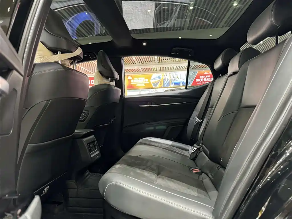 Toyota Camry 2024 Model Dual Hybrid 2.0HXS Sport Plus Edition фото 8