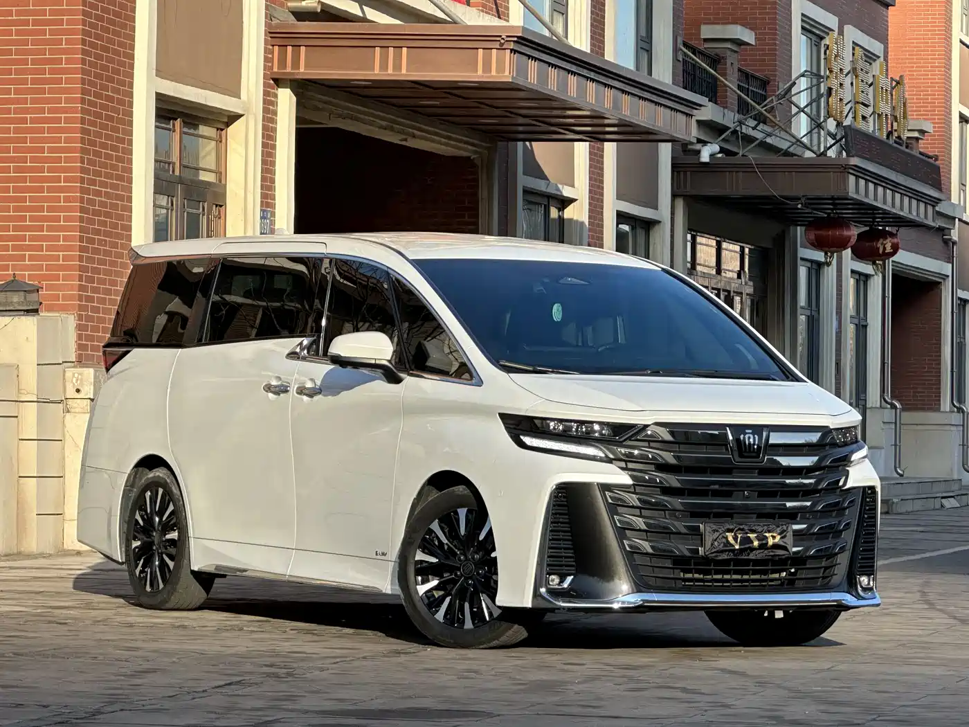 Toyota Vellfire 2024 Crown Hybrid 2.5L Executive Premium Edition фото 3