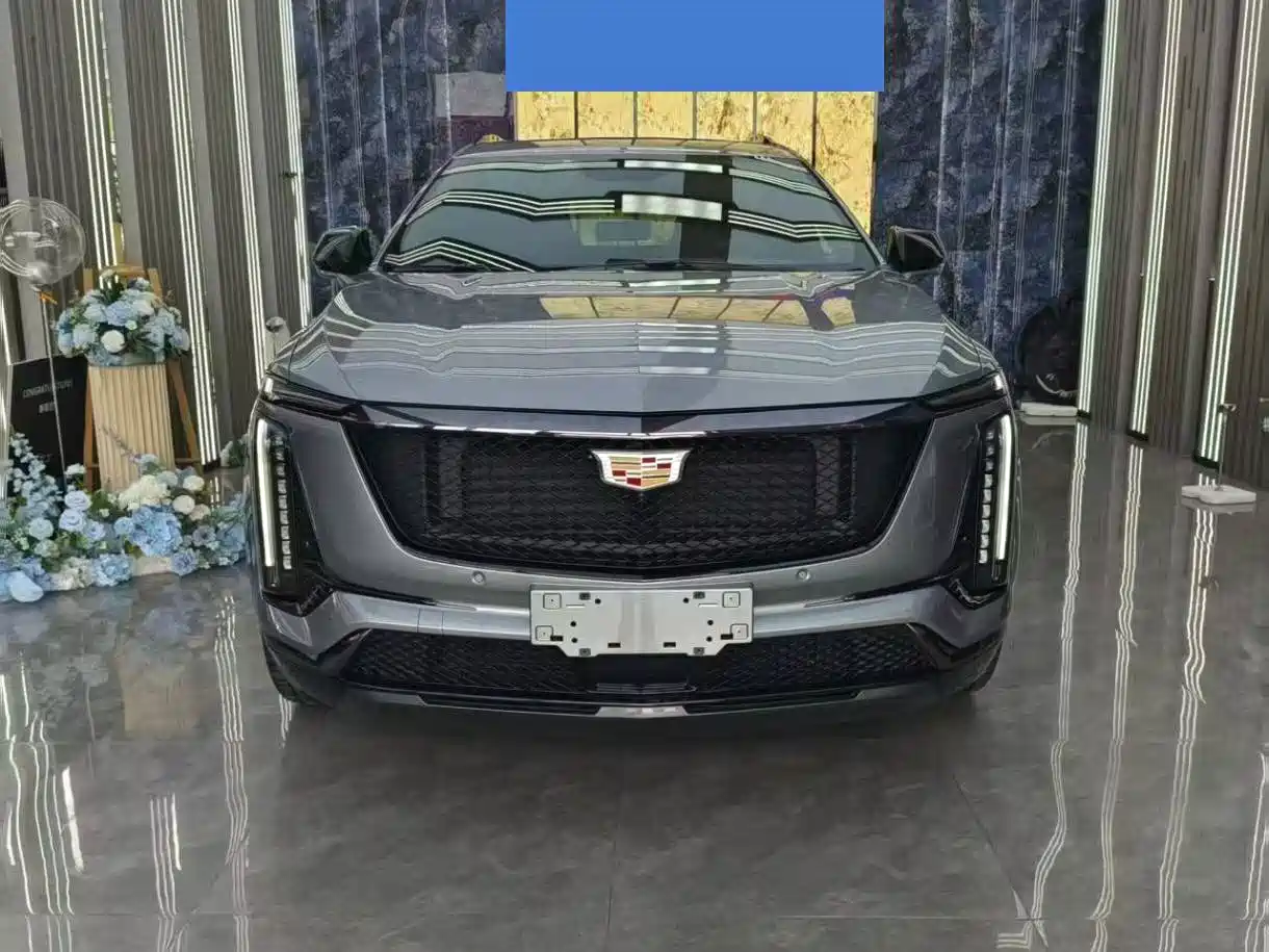 Фото 2 - Cadillac XT5