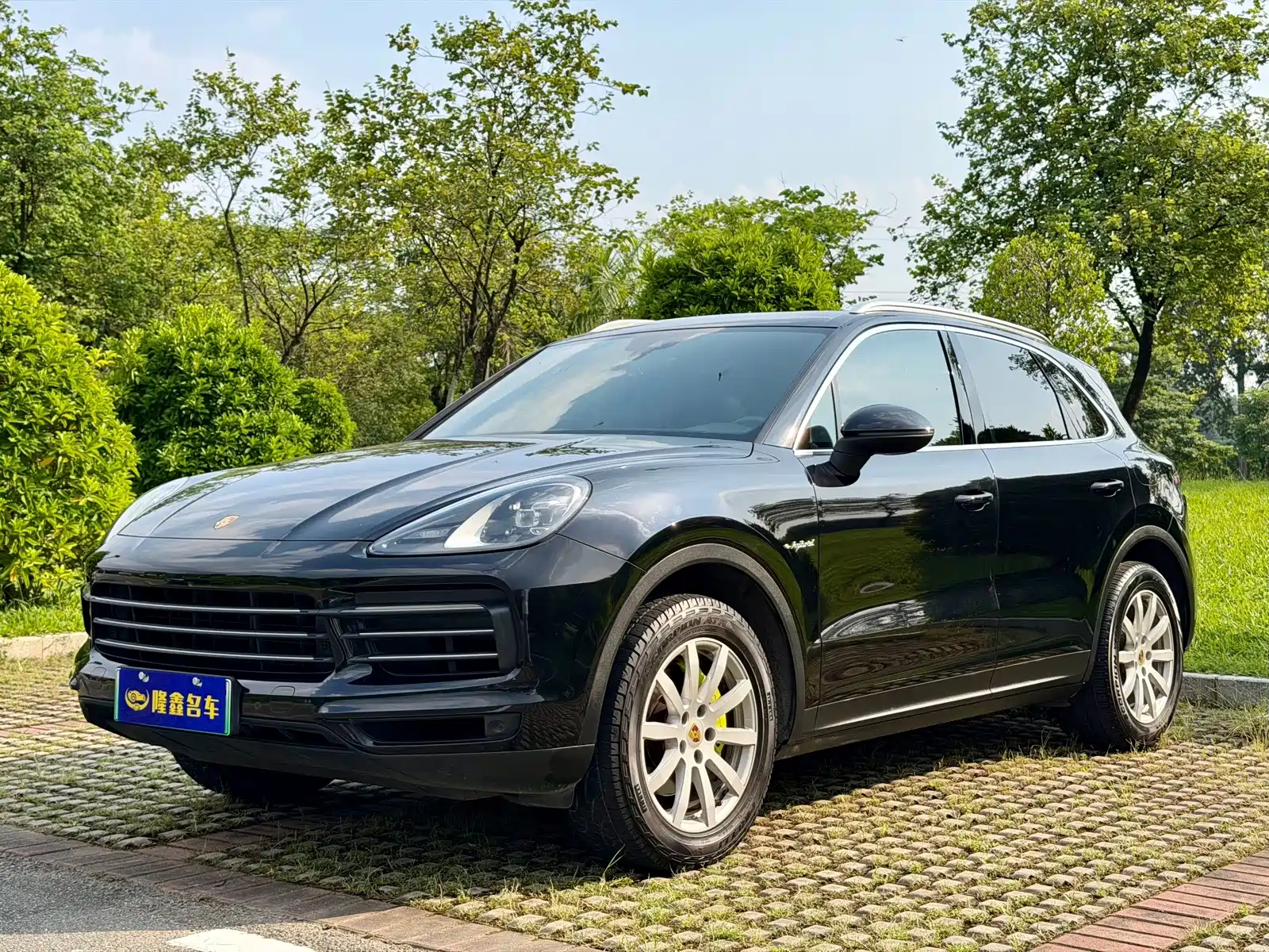 Фото 1 - Porsche Cayenne New Energy