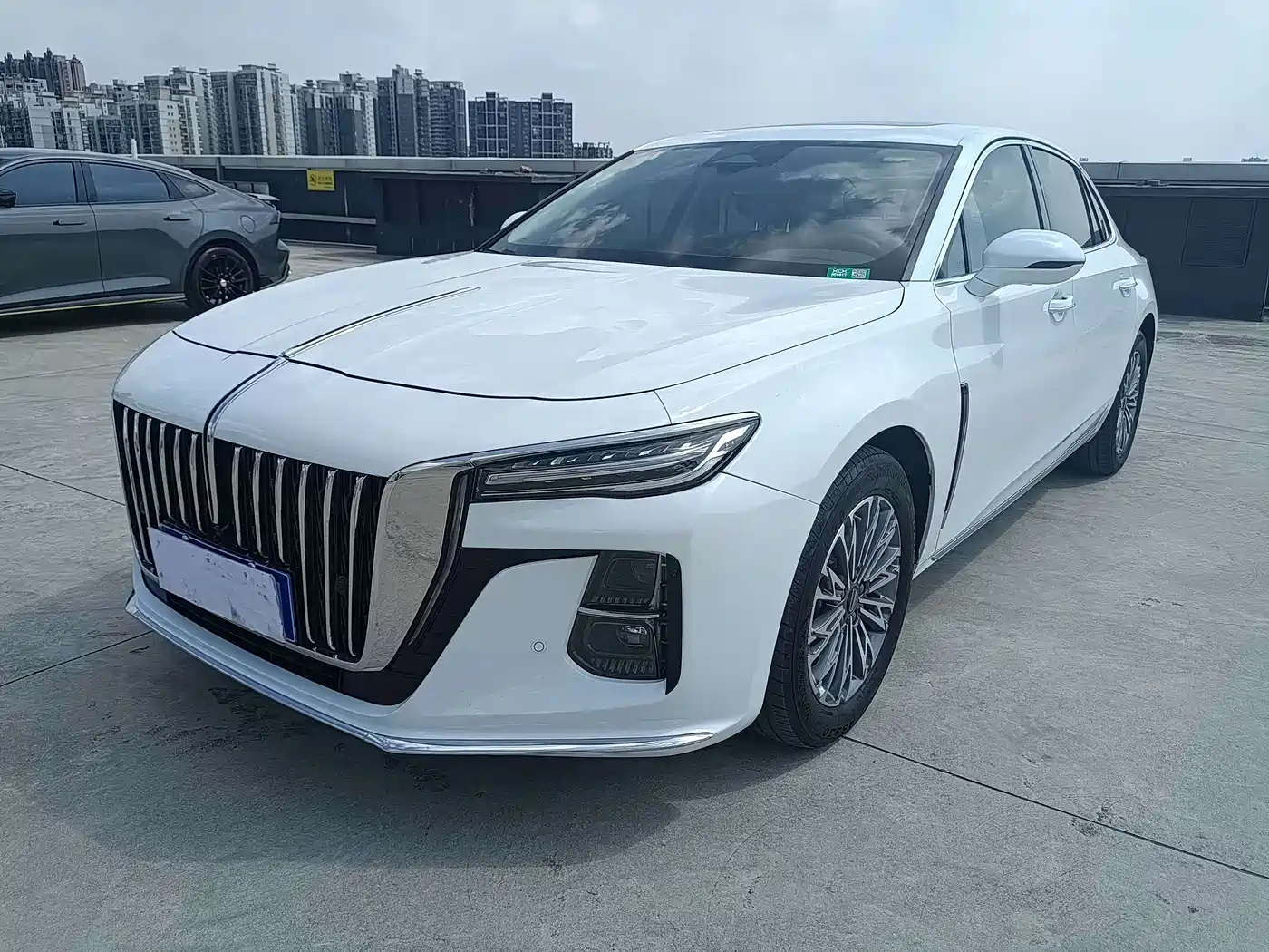 Hongqi H5 2023 2.0T Auto Smart Connect Flag Comfort