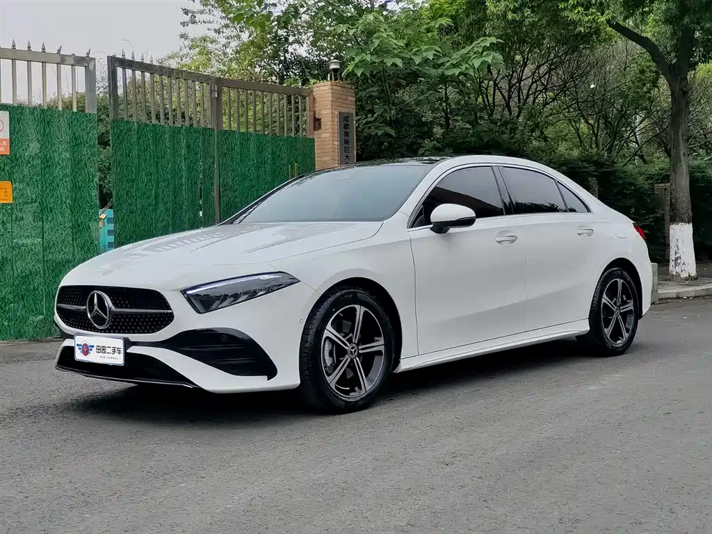 Mercedes-Benz A-Class 2023 A 200 L Fashion