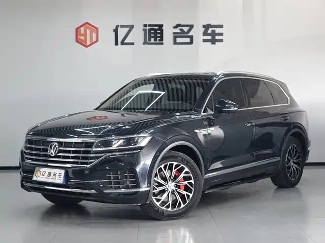 VOLKSWAGEN TOUAREG