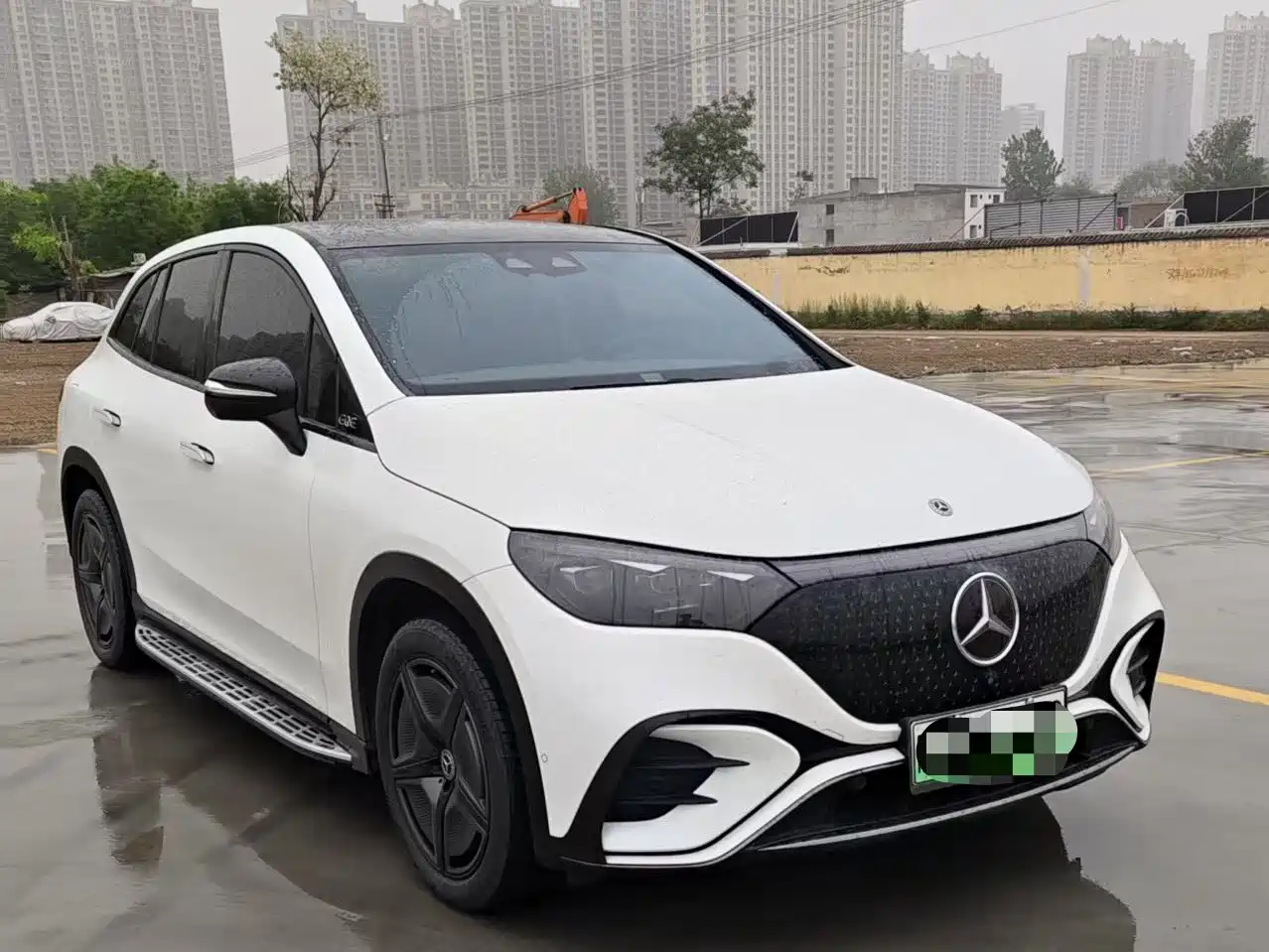 MERCEDES-BENZ EQE SUV