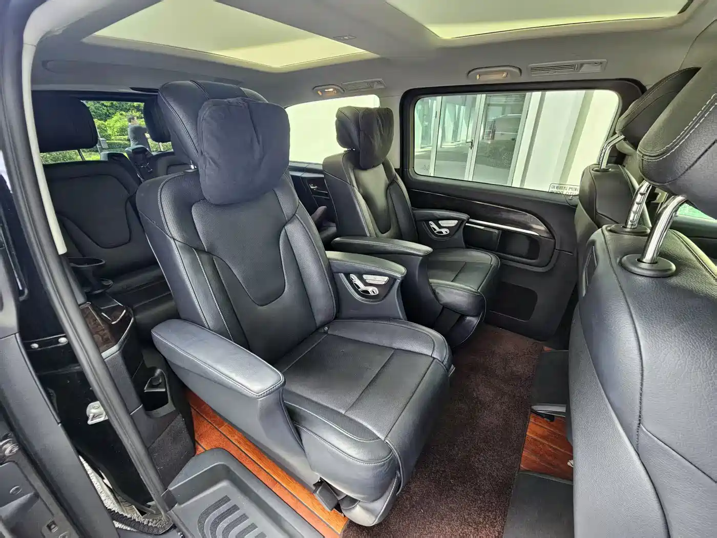 Mercedes-Benz V-Class 2018 V 260 Premium Edition China VI фото 21