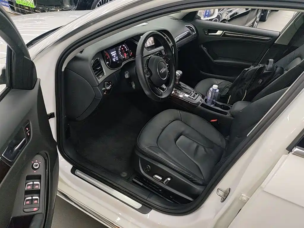 Audi A4L 2016 35 TFSI Automatic Comfort фото 16