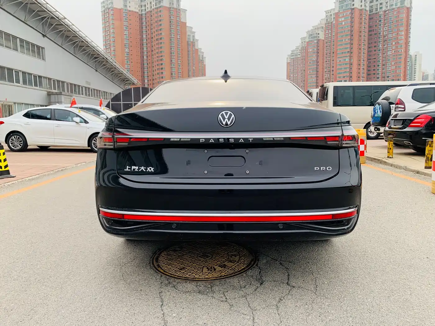 Volkswagen Passat 2025 Pro 380TSI Dragon Glory Edition фото 25