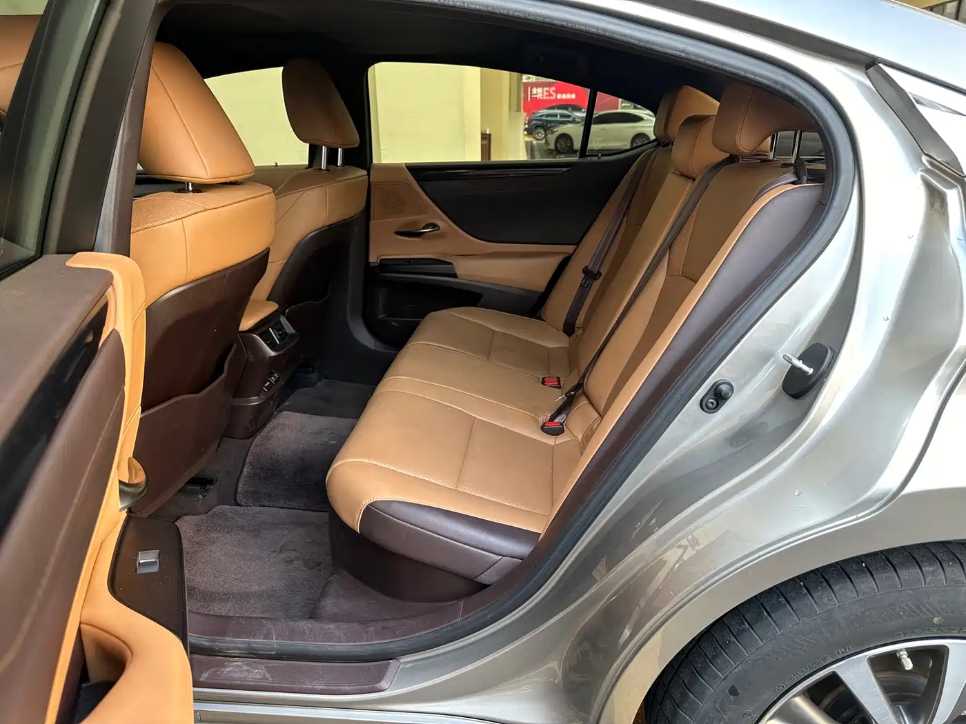 Lexus ES 2020 Model 300h Excellence Edition China V фото 14