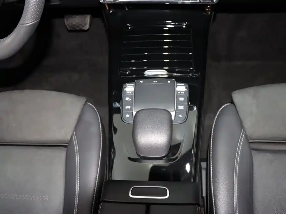 Mercedes-Benz A-Class 2022 Facelift III A 200 L Sport Sedan Fashion фото 15