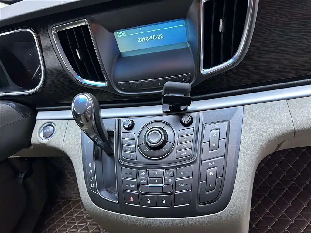 Buick GL8 2011 2.4L CT Luxury Business Comfort Edition фото 13