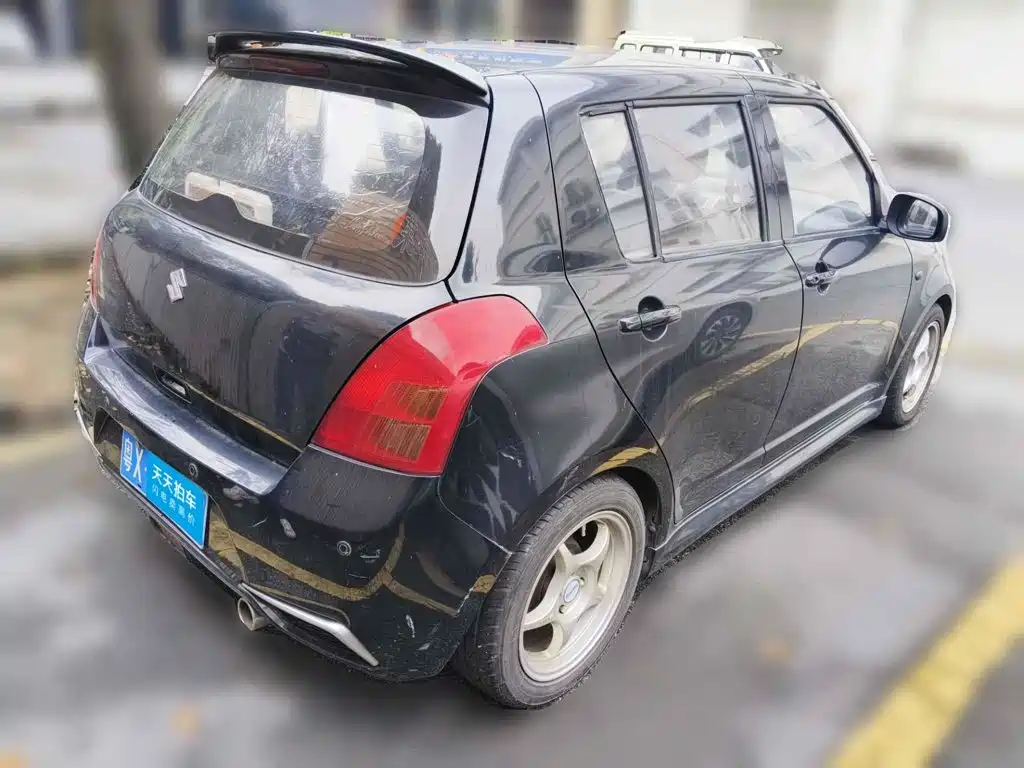 Фото 2 - Suzuki Swift