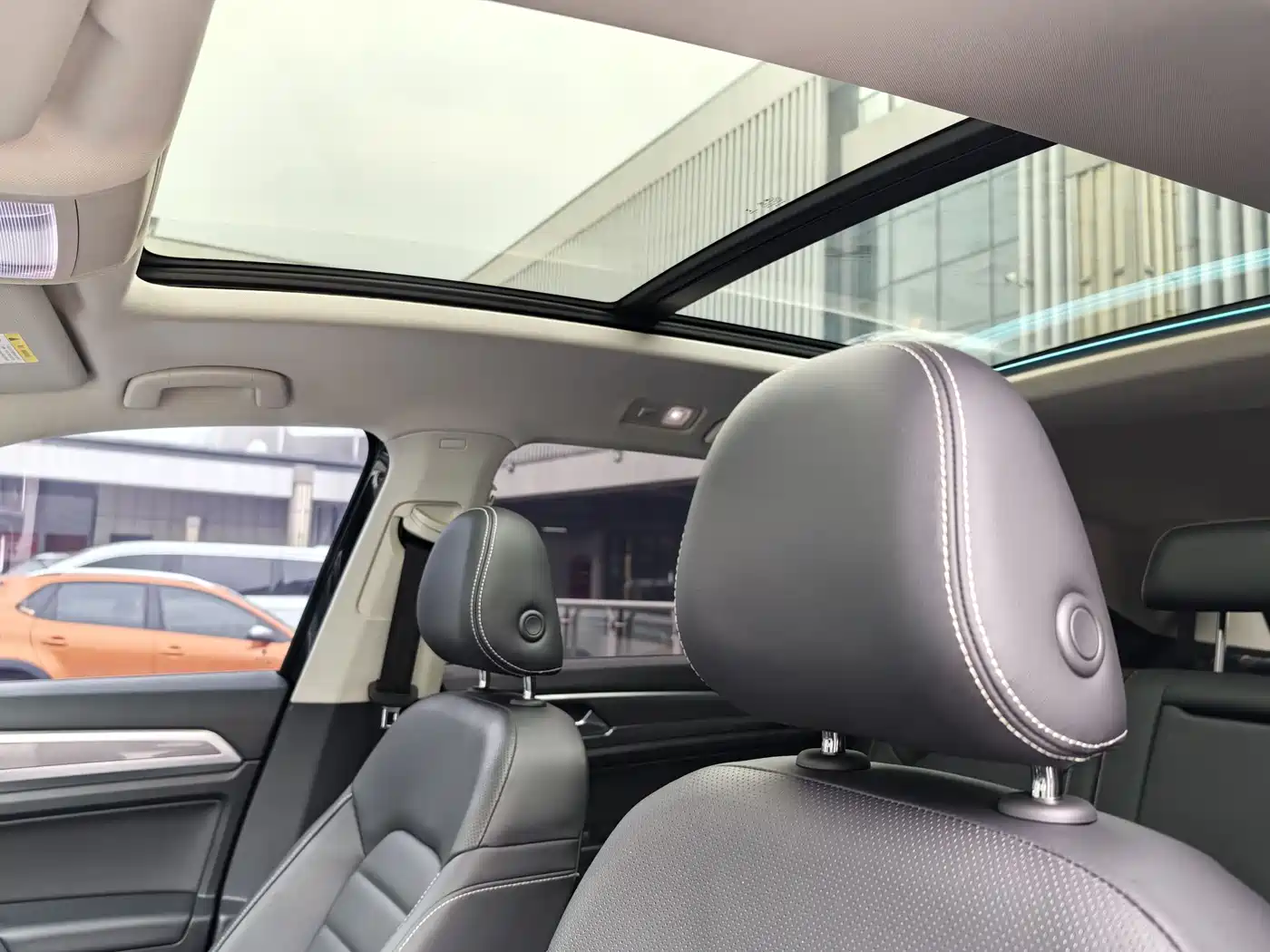 Volkswagen Teramont 2019 330TSI 2WD Luxury China VI фото 6