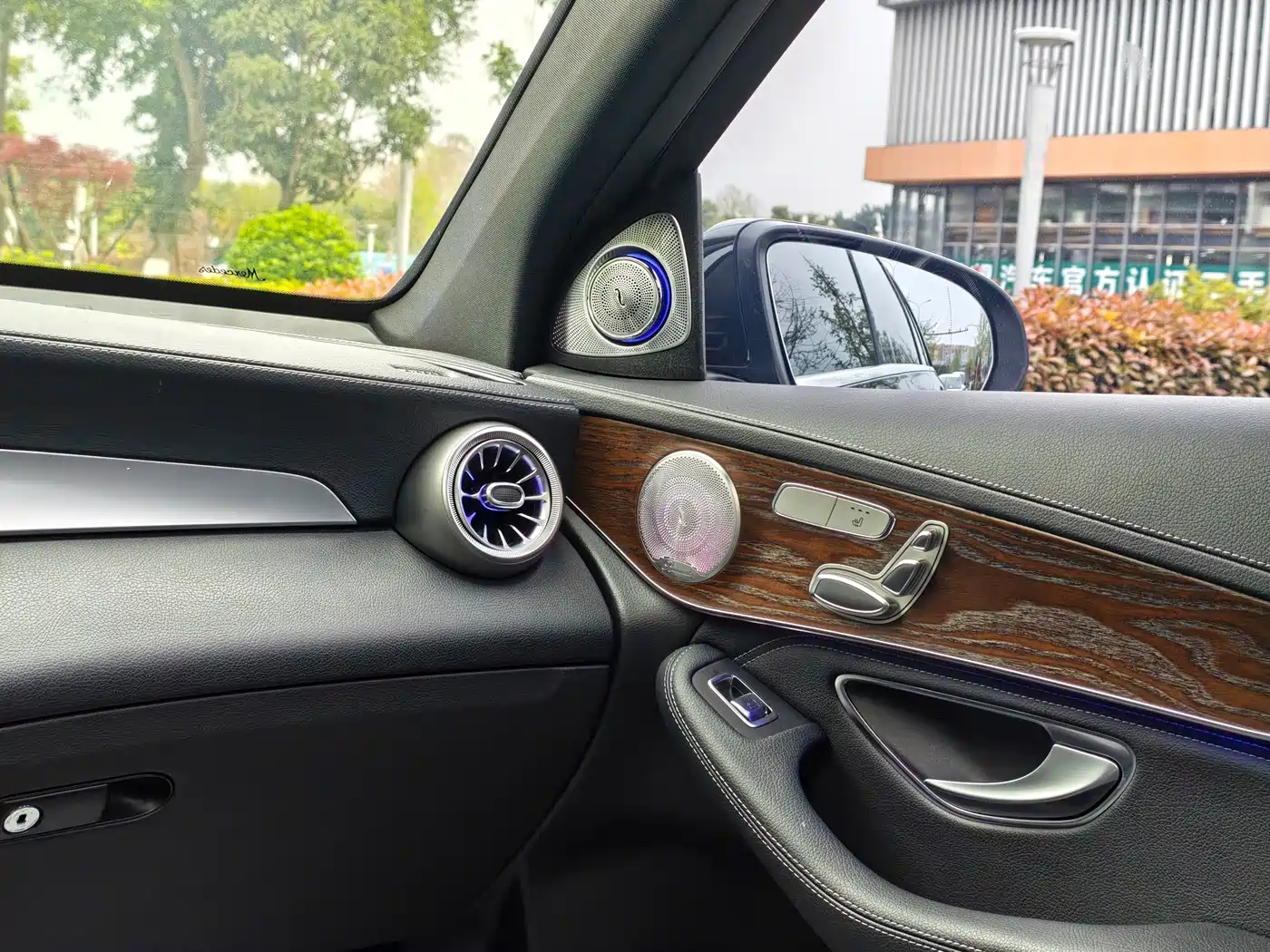 Mercedes-Benz GLC 2020 Facelift GLC 300 L 4MATIC Dynamic фото 13