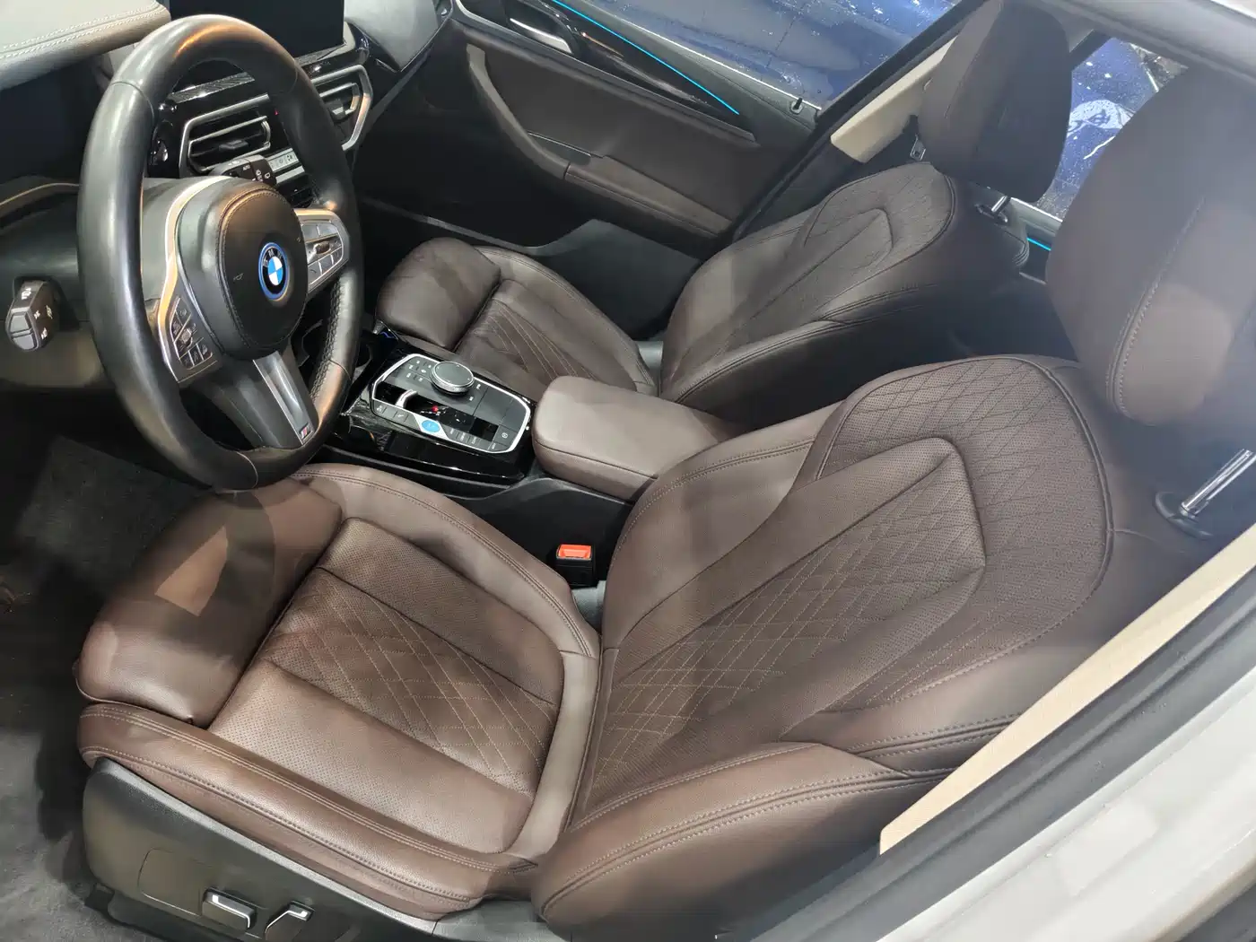 BMW IX3