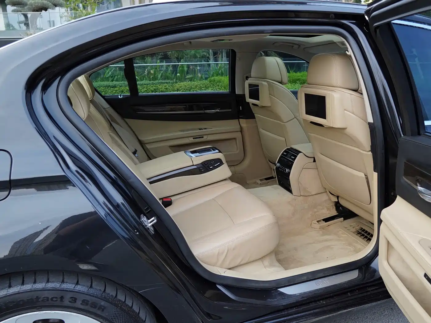 BMW 7 Series 2009 730Li Luxury фото 16