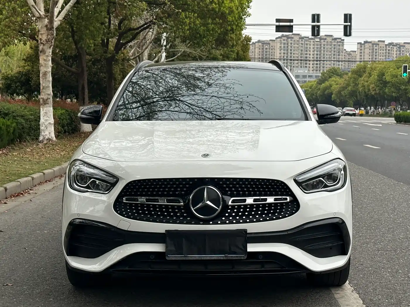 MERCEDES-BENZ GLA