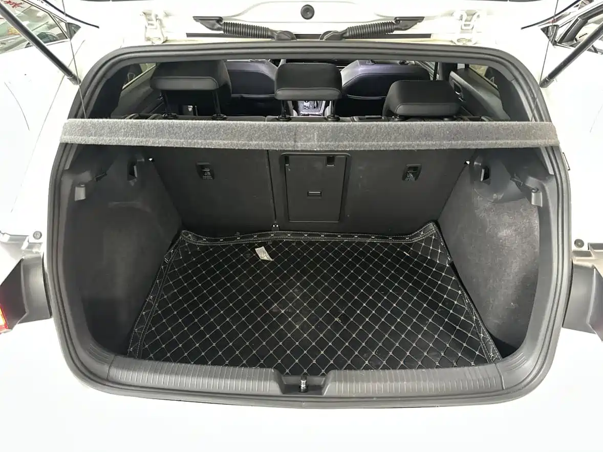 Volkswagen Golf 2023 280TSI DSG R-Line Lite фото 10
