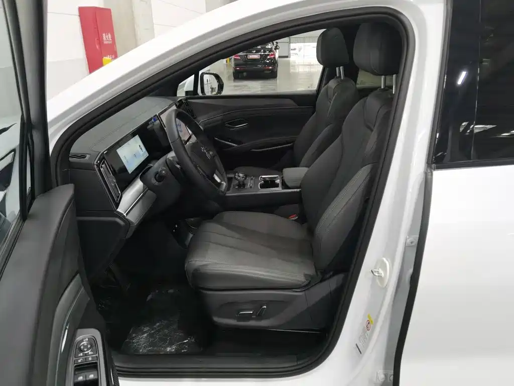 BYD Song L DM-i 2025 2025 Model Smart Drive Edition 112km Leading Type
