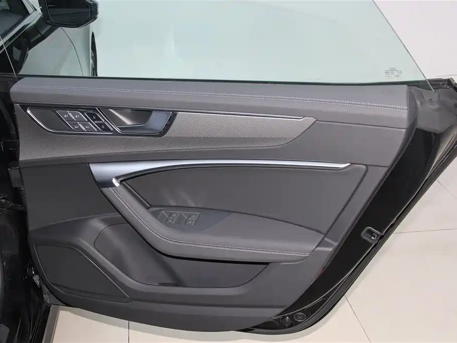 Audi A7L 2024 45 TFSI quattro Premium Luxury фото 28