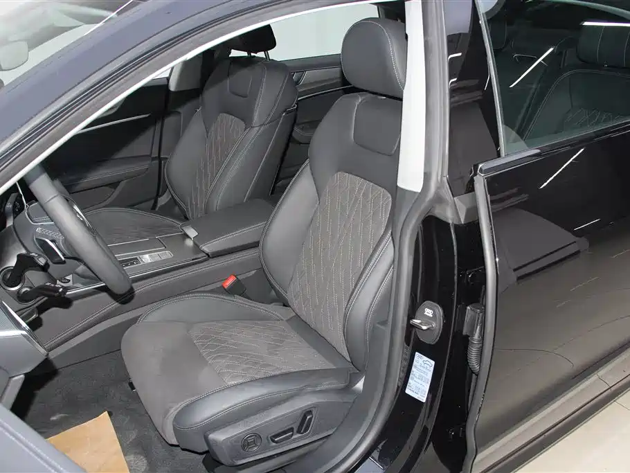 Audi A7L 2024 45 TFSI quattro Premium Luxury фото 17
