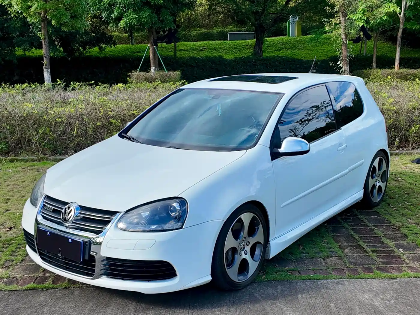 Volkswagen Golf (Import) 2006 GTI 2.0T 3-Door фото 14