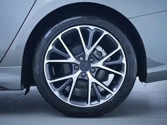 Lynk & Co 03 2021 1.5TD DCT Jin Champion Edition фото 13