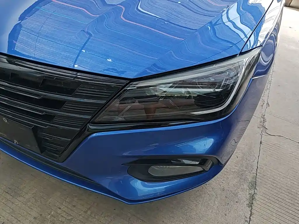 Фото 24 - Roewe i5