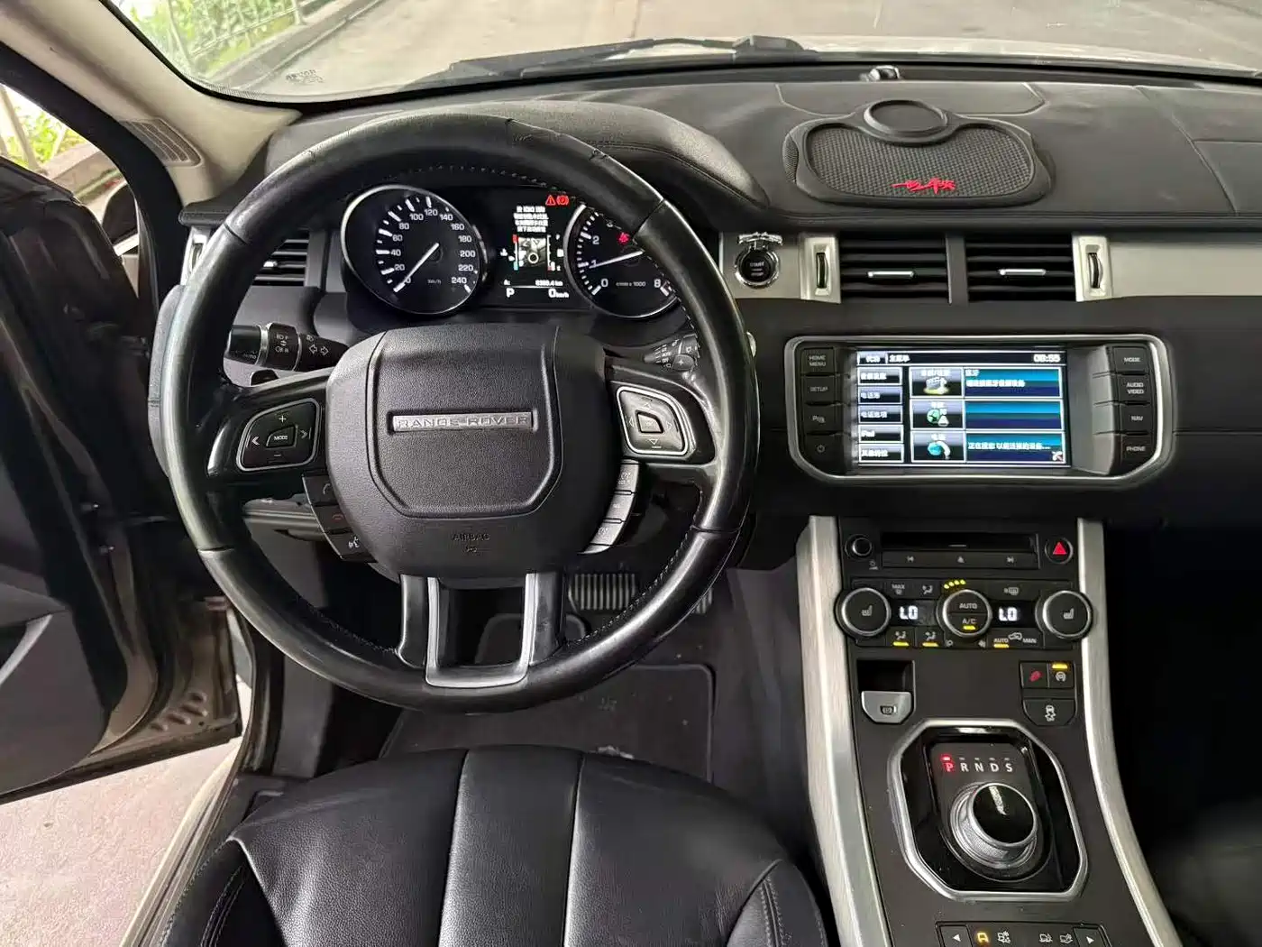 Land Rover Range Rover Evoque 2015 2.0T 5-Door Intelligent Edition фото 8