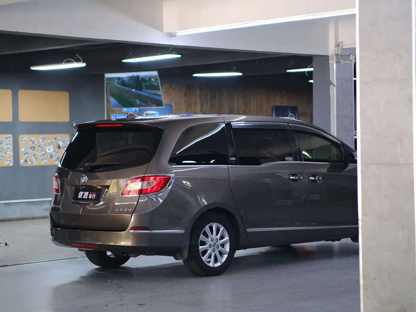 Buick GL8 2013 2.4L LT Luxury Business Executive Edition фото 4