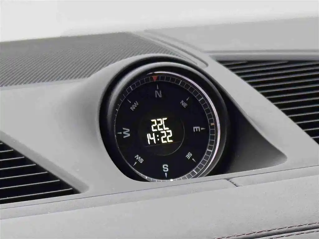 Porsche Cayenne New Energy 2023 Cayenne E-Hybrid 2.0T Platinum Edition фото 15