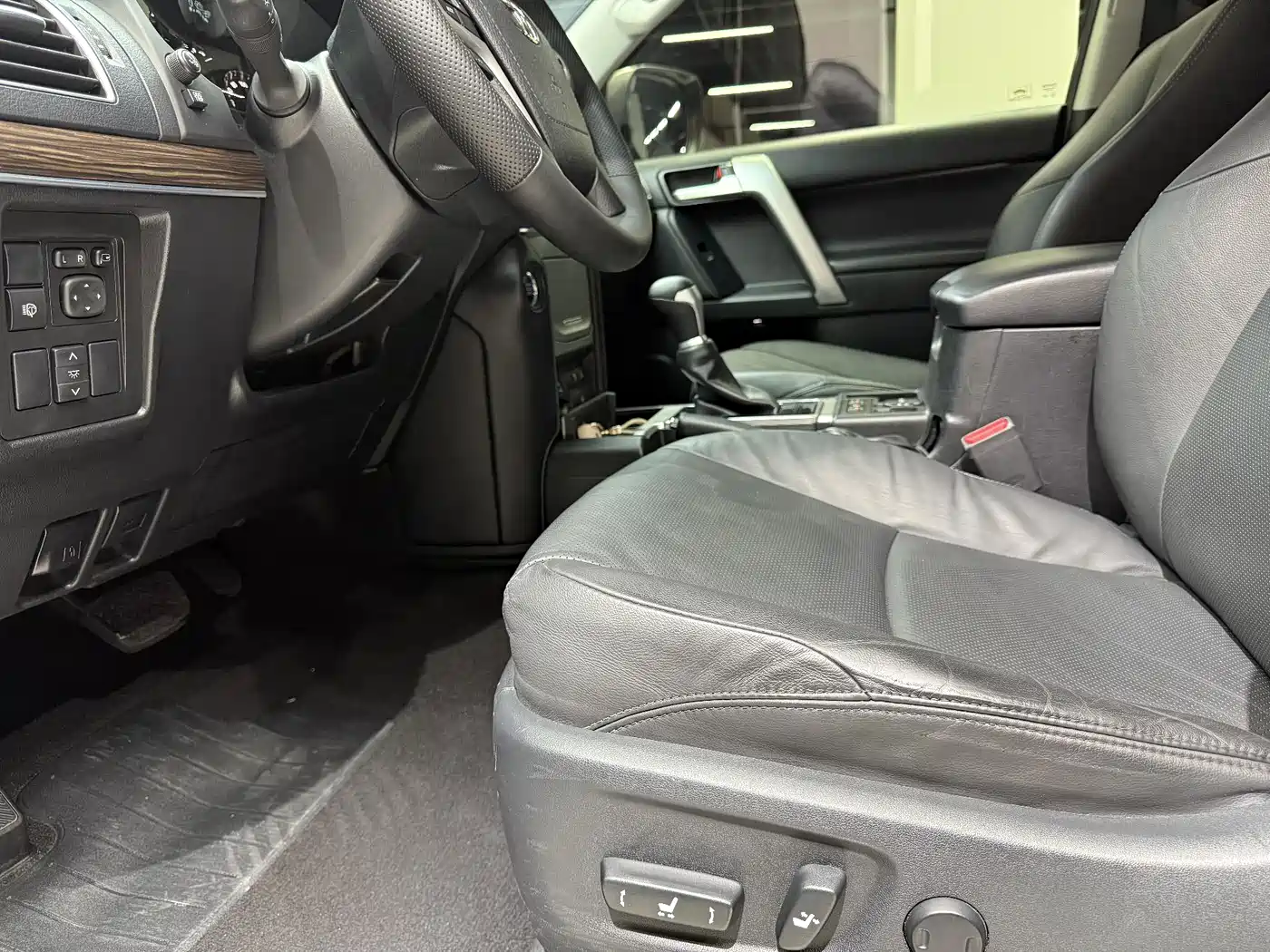 Toyota Prado 2018 3.5L Auto TX-L фото 8