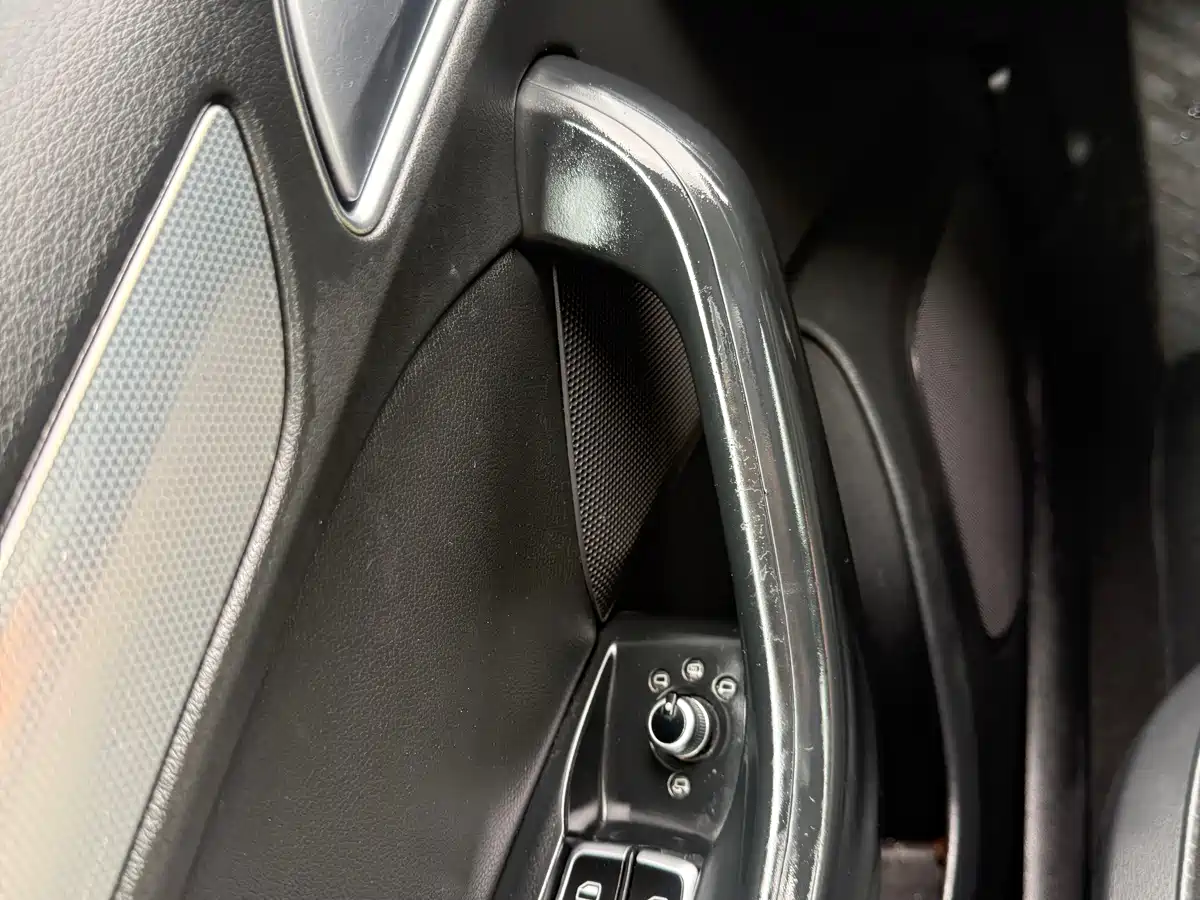 Photo 14 - Audi Q3