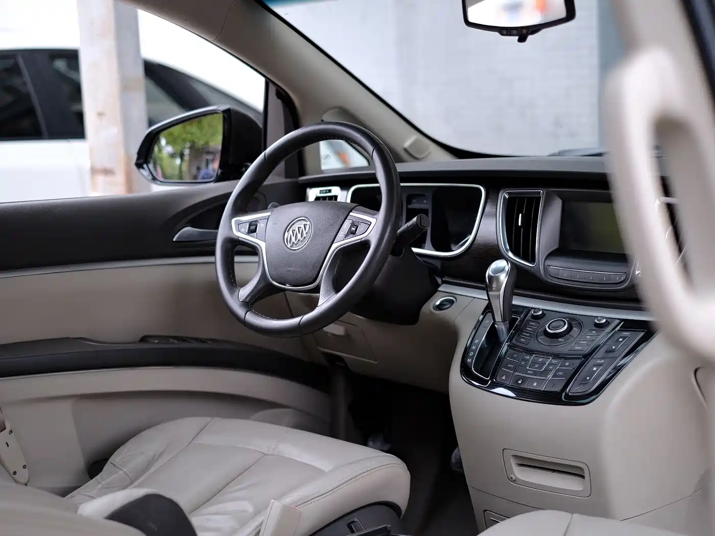 Buick GL8 2013 2.4L LT Luxury Business Executive Edition фото 48