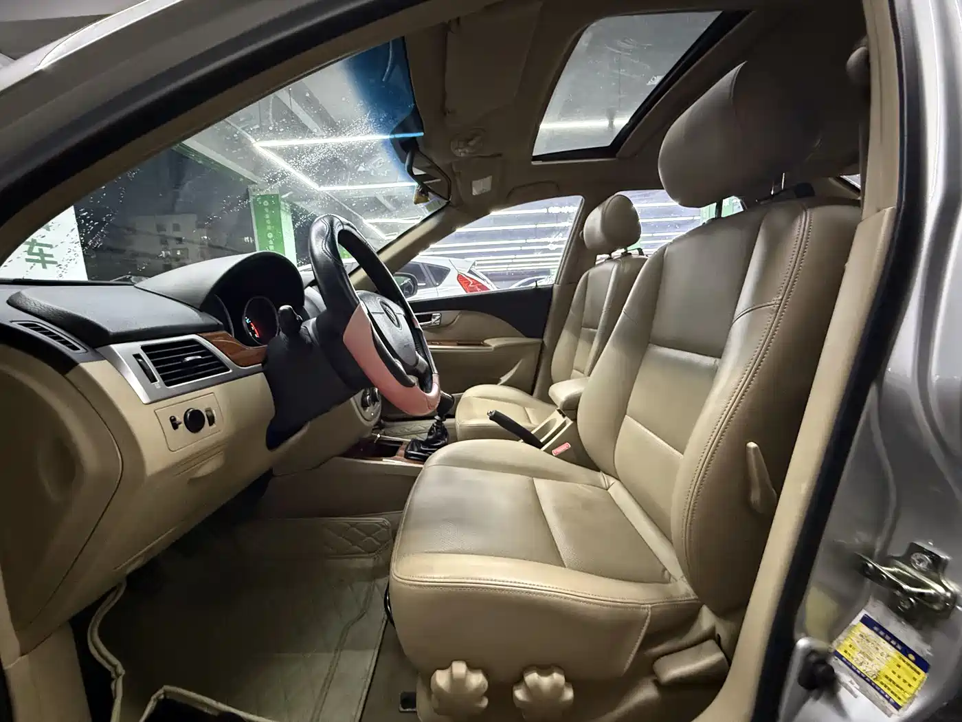 Buick Excelle 2011 1.6LX-MT фото 4