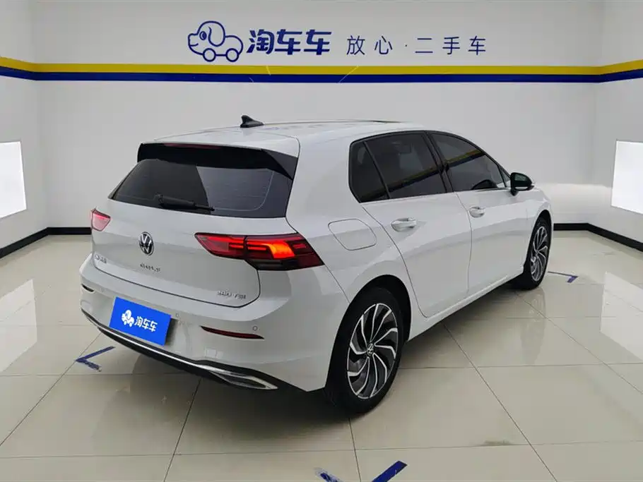 Volkswagen Golf 2023 Facelift 280TSI DSG Pro фото 3