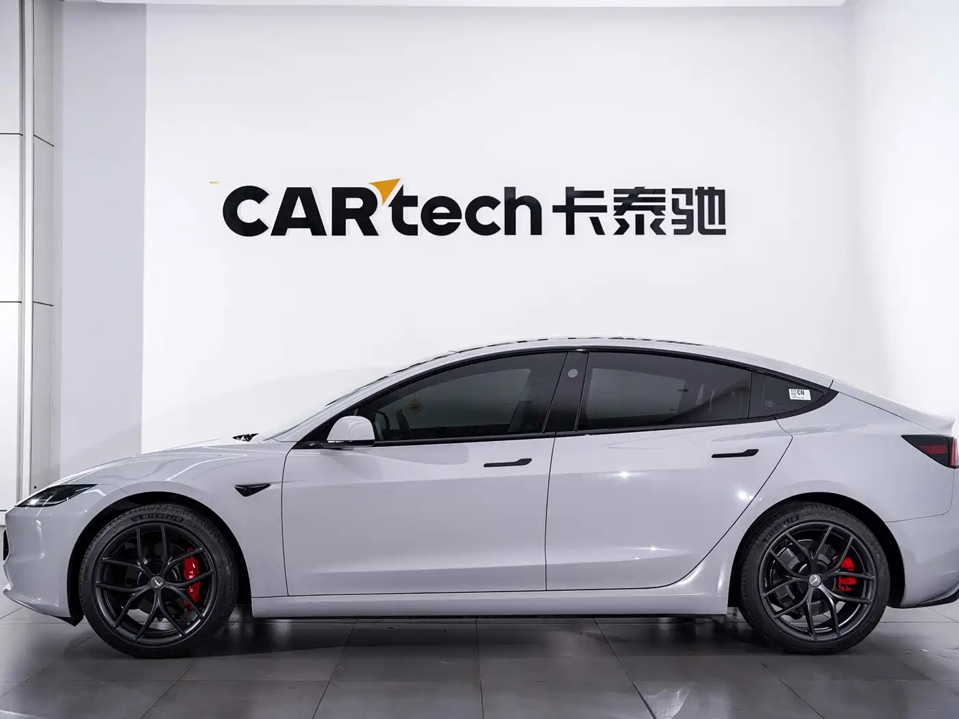 Tesla Model 3 2026 2025 Model Year Facelift Rear-Wheel Drive